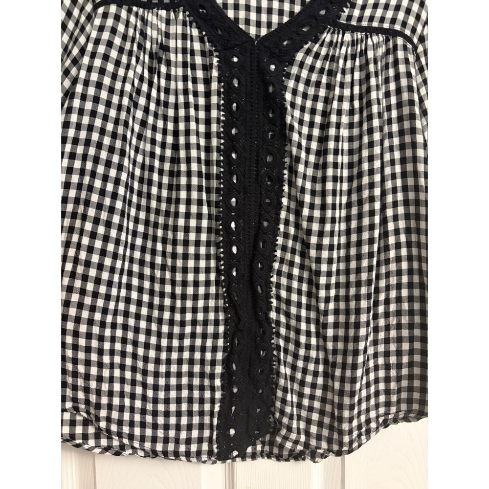 Studio Woman Gingham Lace Trim V-Neck Blouse Black White 1X SwingTop - Picture 3 of 8